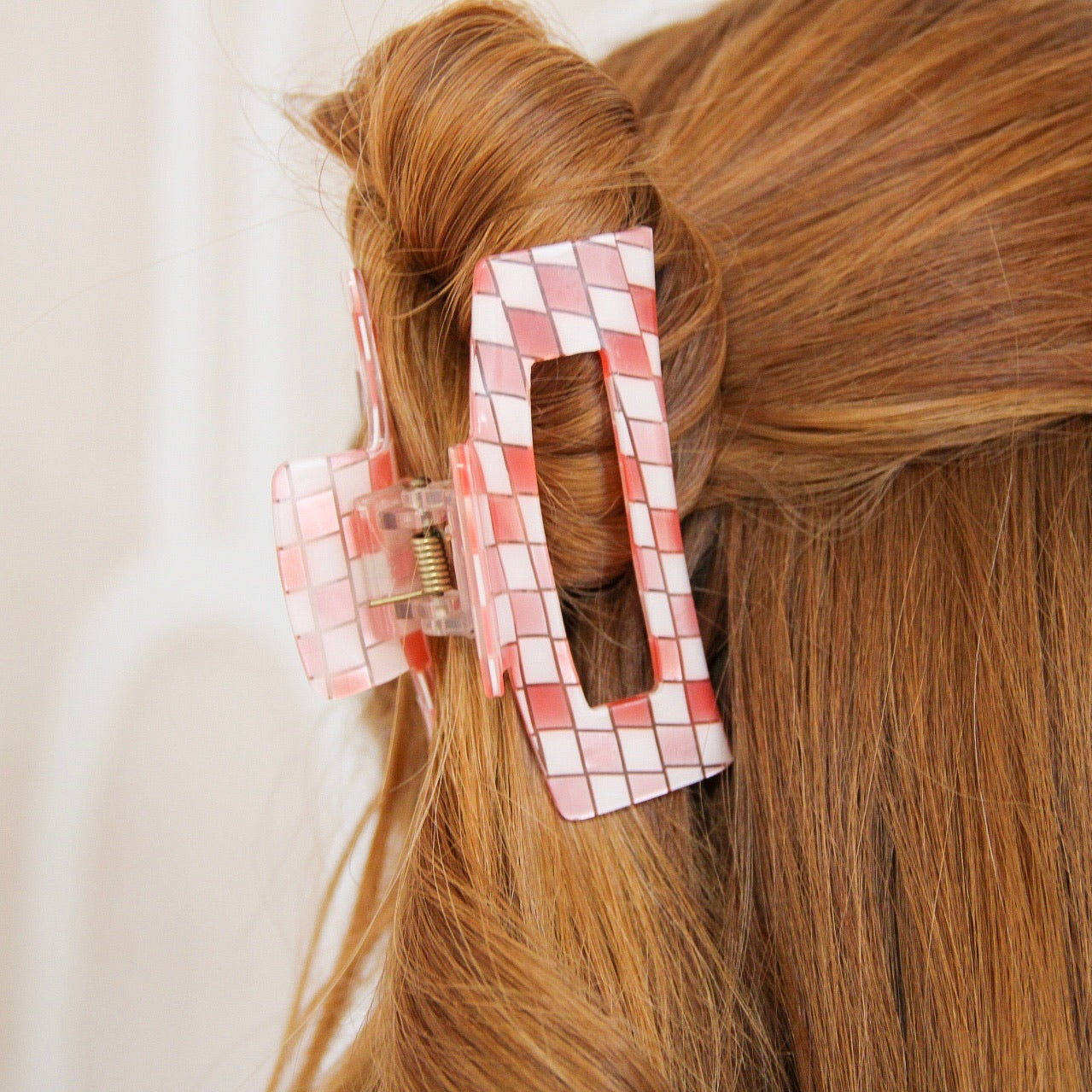 Hair clip, claw clip, hair accessories, small business, checkered accessories, pink hair clip, pink hair accessories, good quality hair clip, unique hair clip