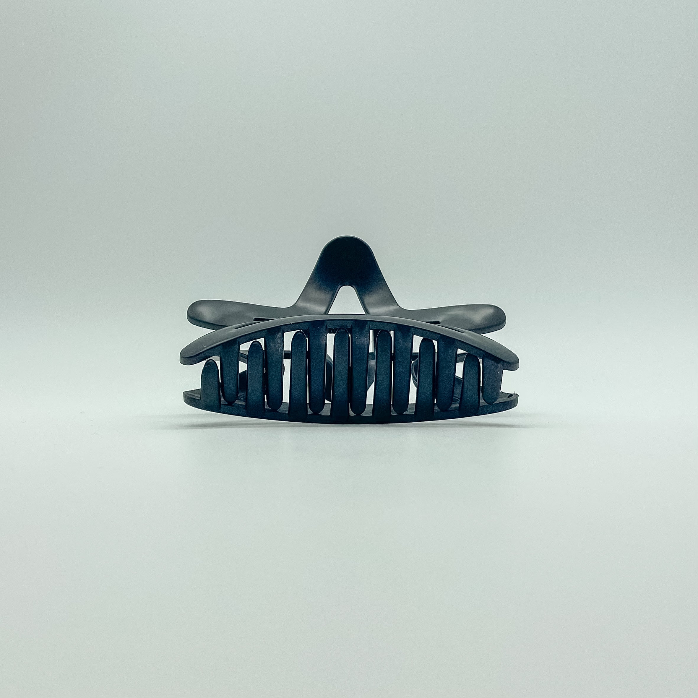 star hair clip, haiir clip, claw clip, tortoise hair clip, small business, hair claw clips, black hair clip, black hair accessory