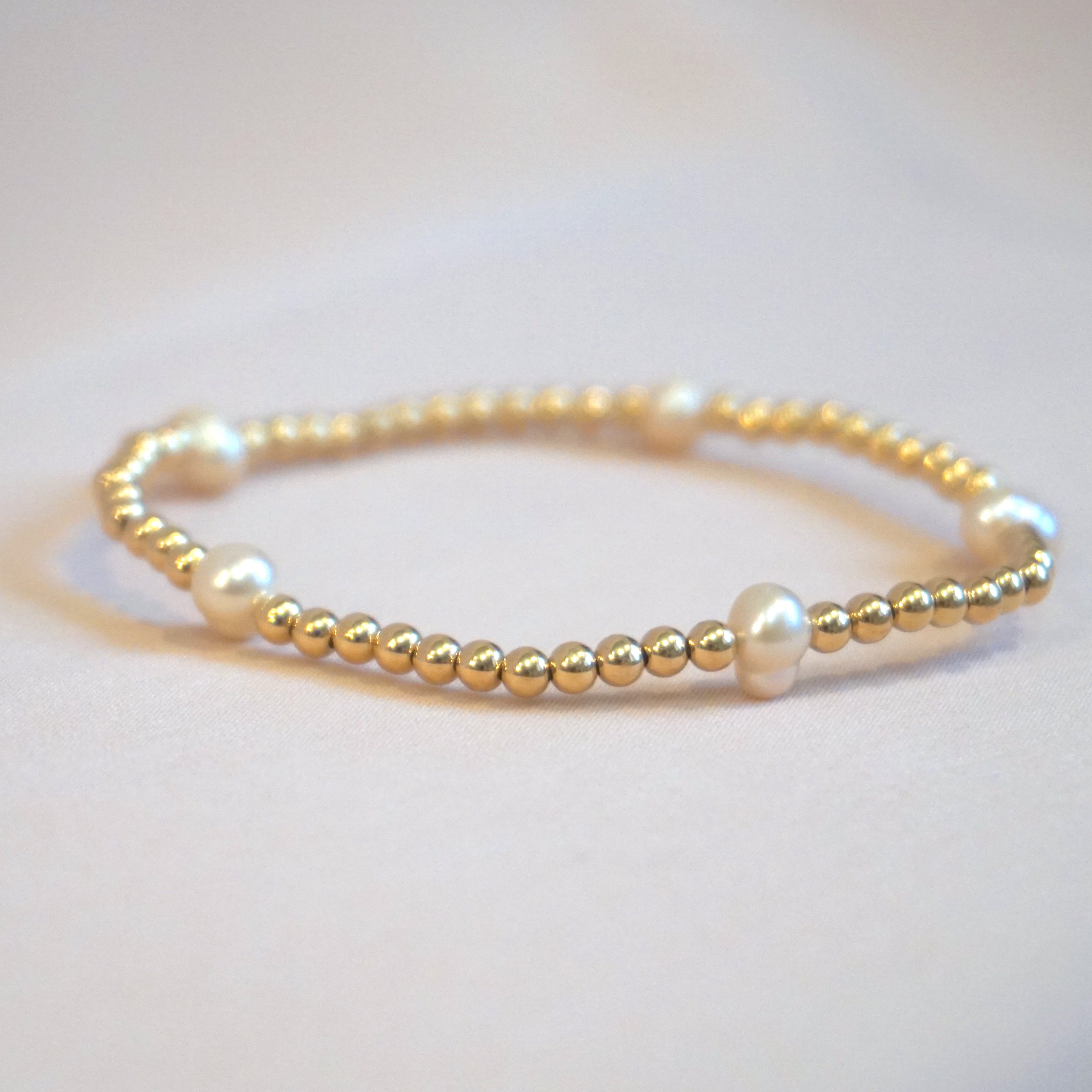 fresh water pearl bracelet, pearl bracelet, gold filled bracelet, stretchy bracelet, gold filled stretchy bracelet, handmade, sterling silver bracelet