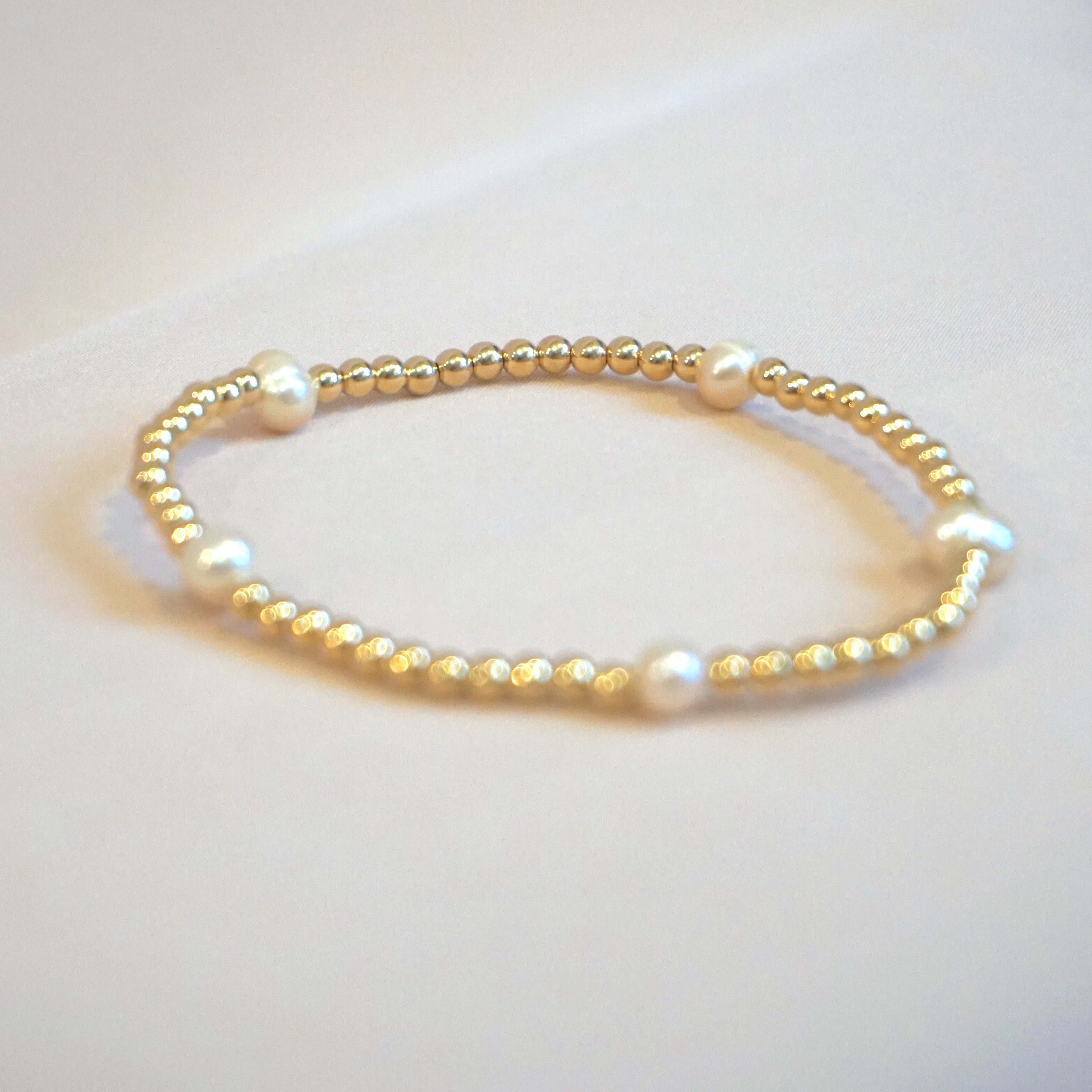 fresh water pearl bracelet, pearl bracelet, gold filled bracelet, stretchy bracelet, gold filled stretchy bracelet, handmade, sterling silver bracelet