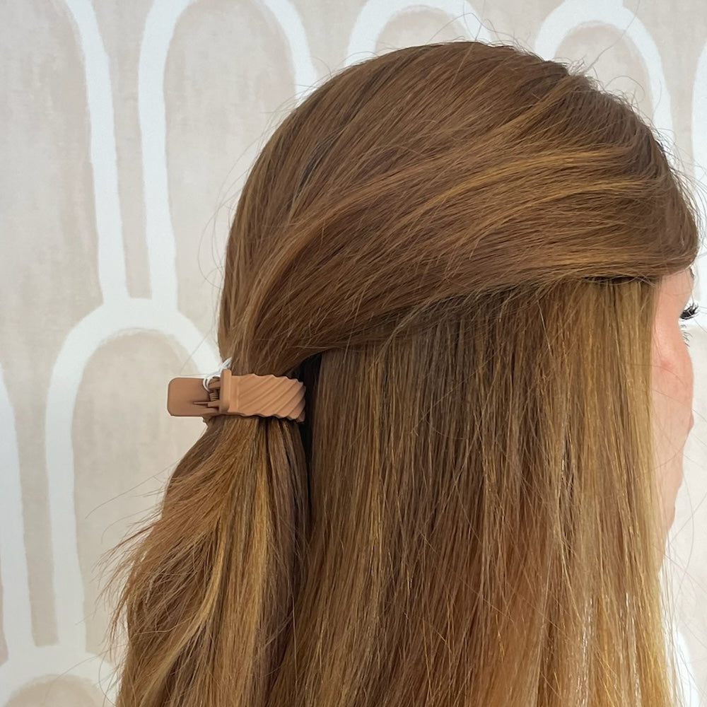 small brown hair clip, hair clip, brown, essbe