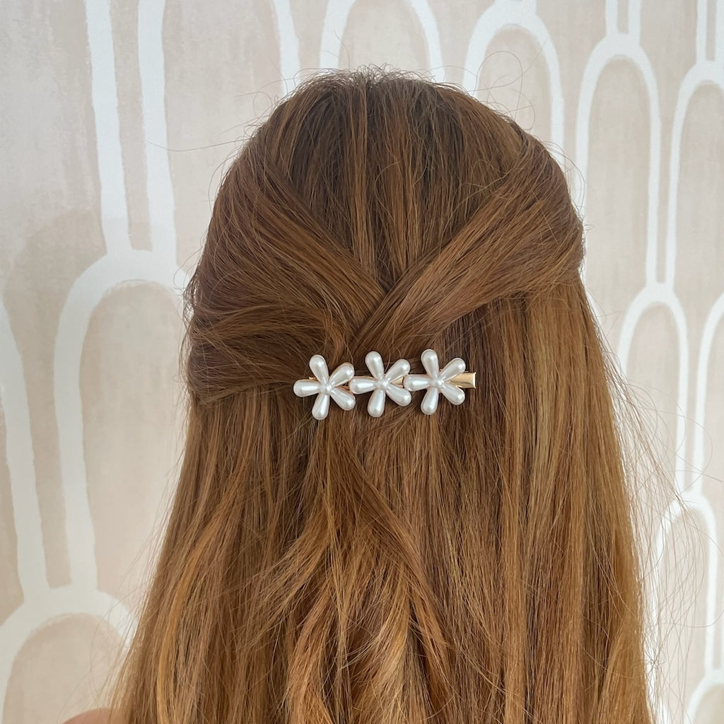 pearl flower hair clip, for brides to be, wedding accessories