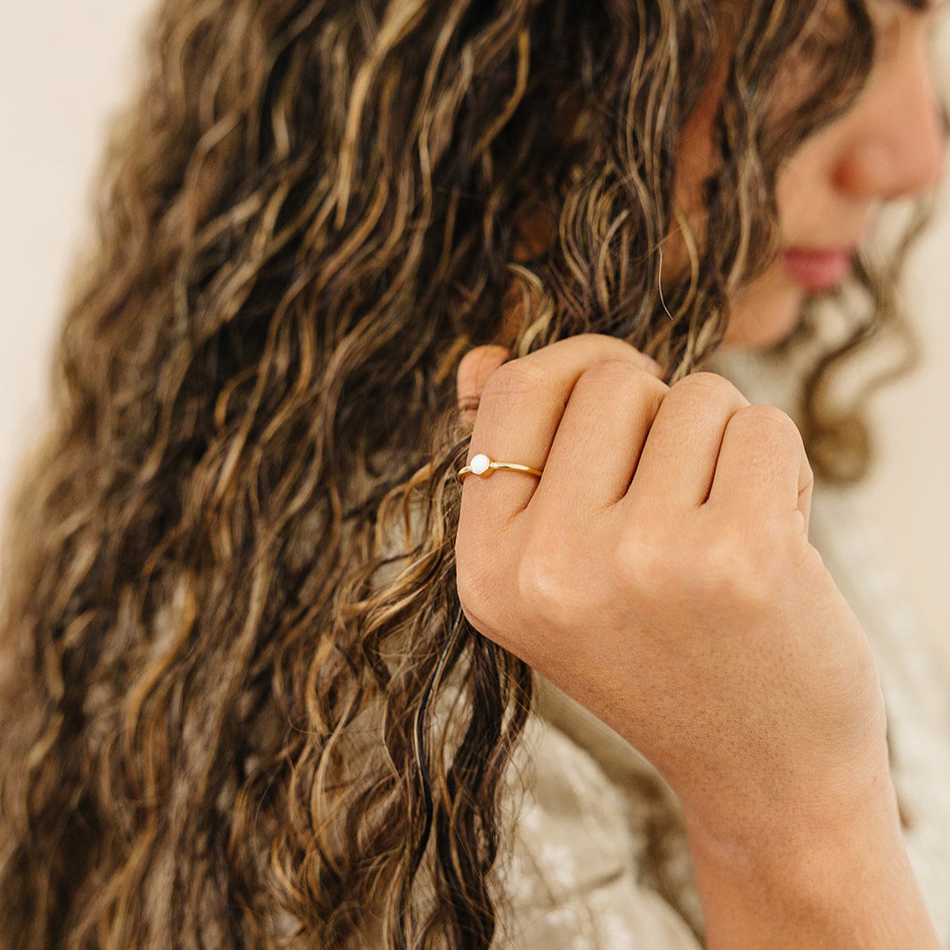 White Opal Ring 5 Gold