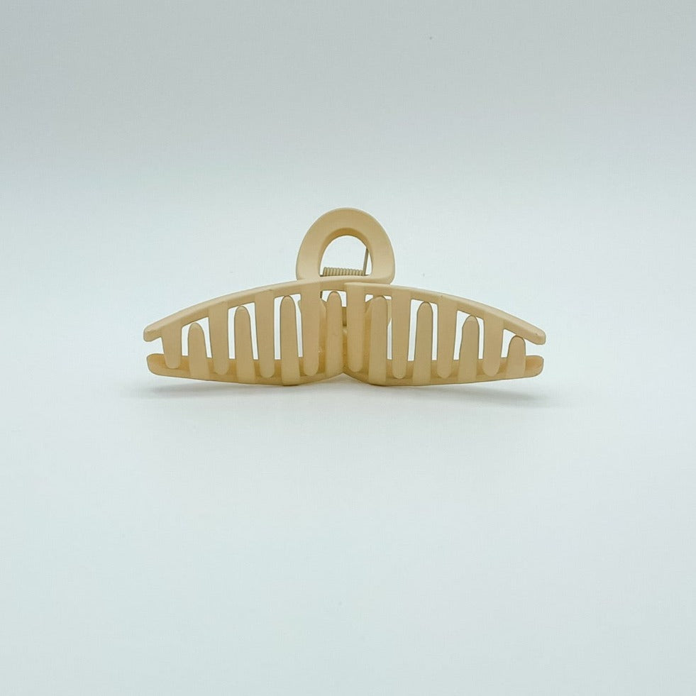 beige large claw clip, claw clip, everyday claw clip