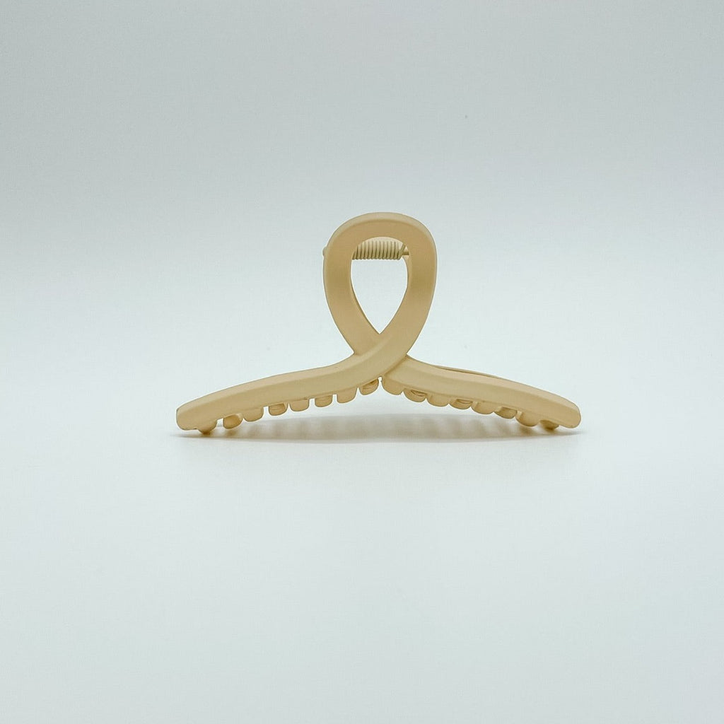 beige large claw clip, claw clip, everyday claw clip