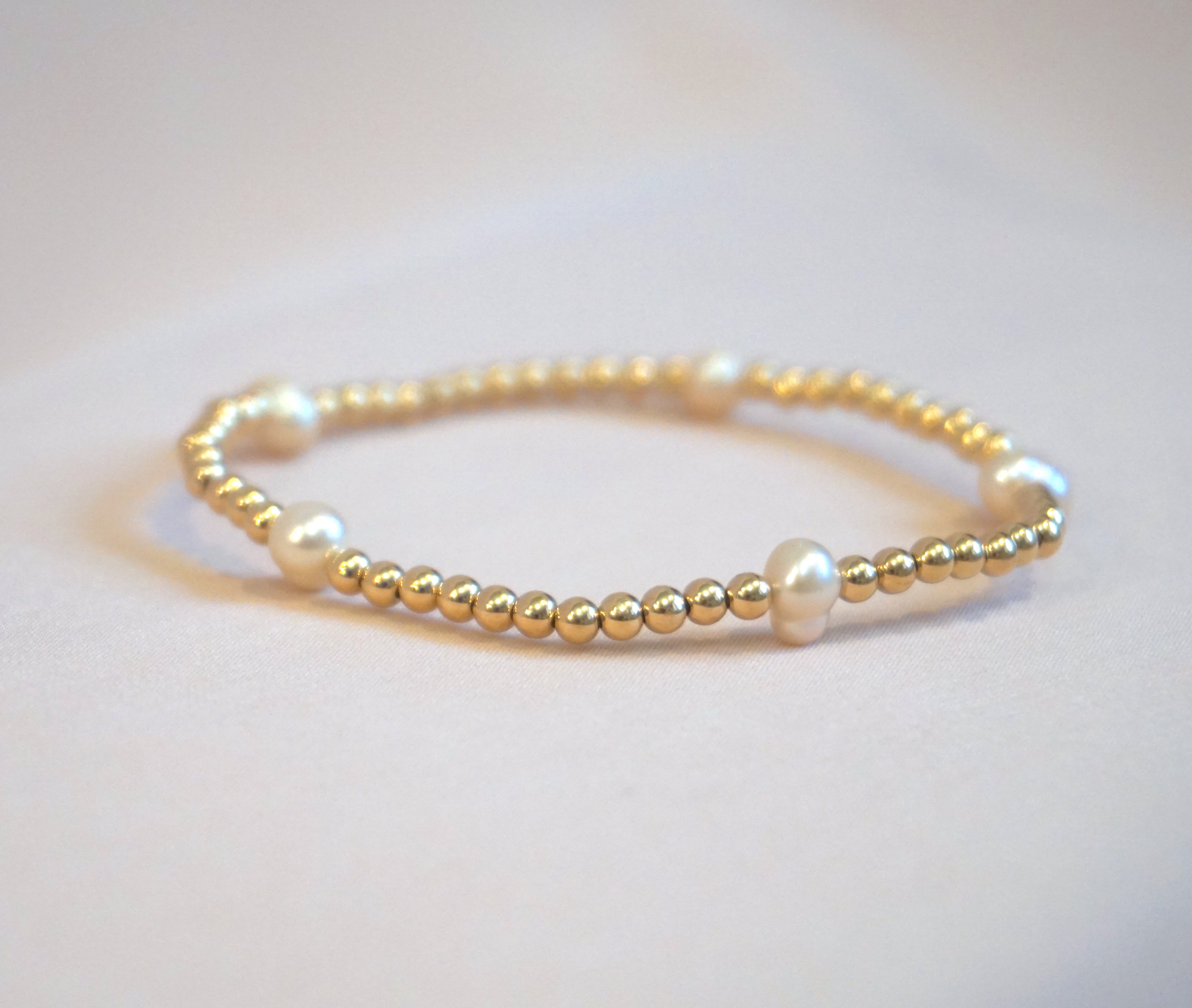 fresh water pearl bracelet, pearl bracelet, gold filled bracelet, stretchy bracelet, gold filled stretchy bracelet, handmade, sterling silver bracelet