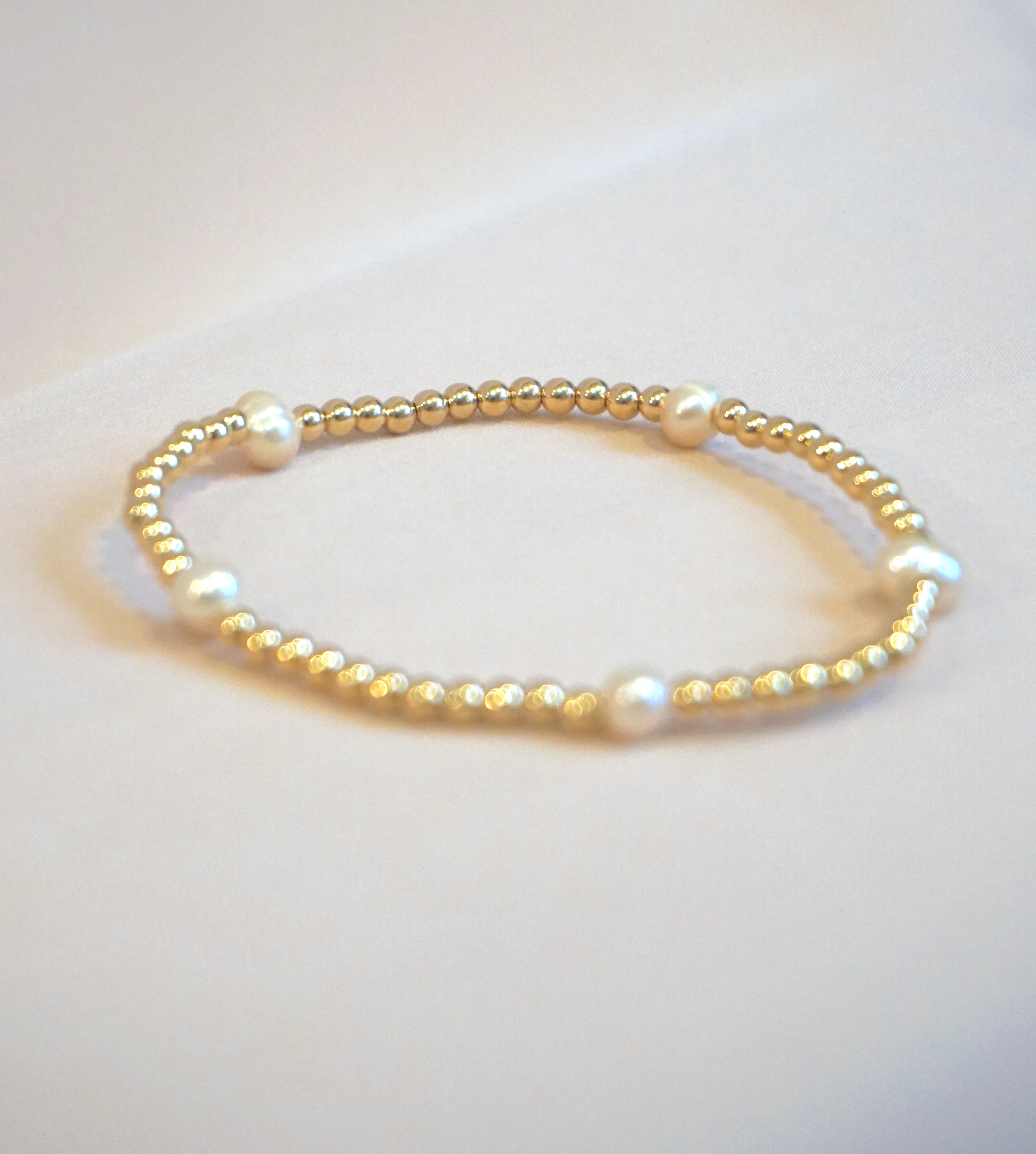 fresh water pearl bracelet, pearl bracelet, gold filled bracelet, stretchy bracelet, gold filled stretchy bracelet, handmade, sterling silver bracelet